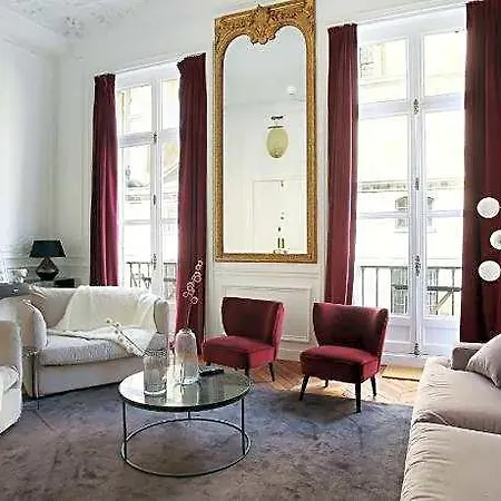 Hotell Charming Louvre Museum / Concorde Paris
