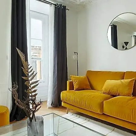 Hotell Charming Louvre Museum / Concorde 4*
