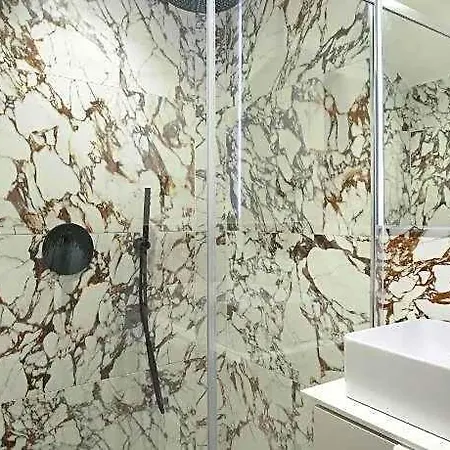 Hotell Charming Louvre Museum / Concorde 4*